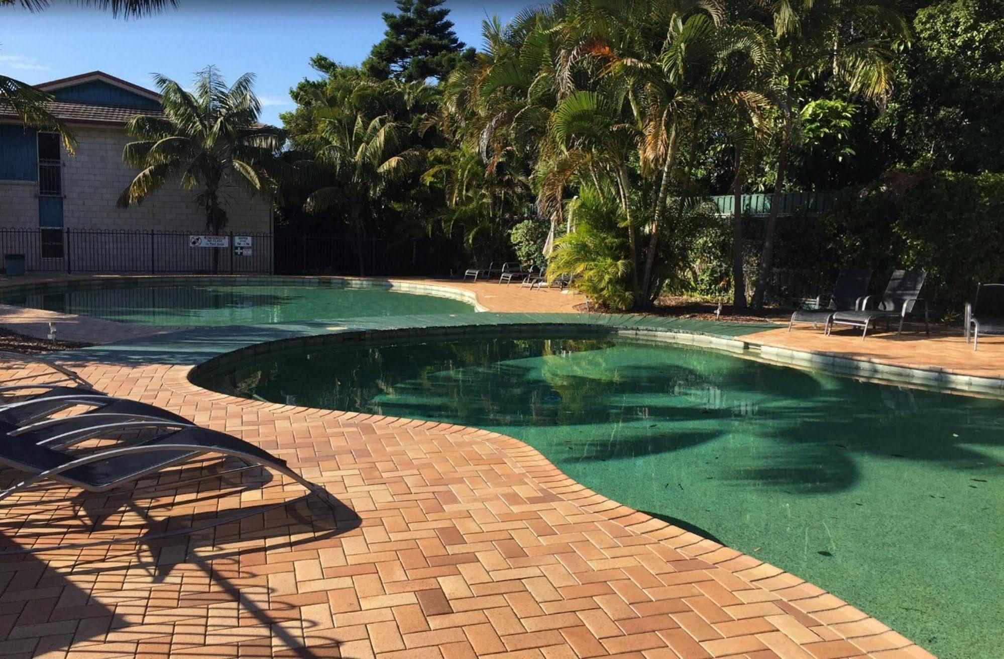 Aqualuna Beach Resort Sapphire Beach Exterior foto